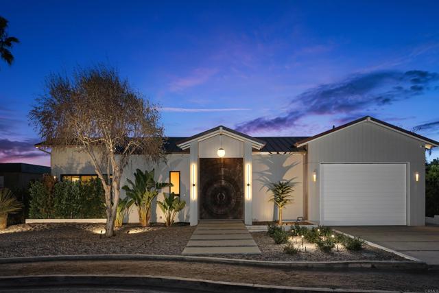 Detail Gallery Image 2 of 44 For 1506 Summit Ave, Cardiff By The Sea,  CA 92007 - 4 Beds | 3/1 Baths