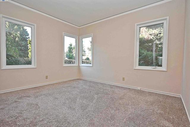 Image 20 of 51 For 181 Lewelling Blvd