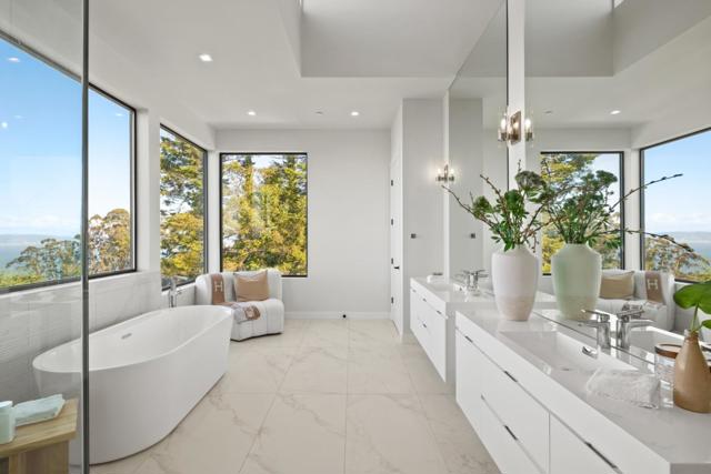 3 Wolfback Ridge Road, Sausalito CA: https://media.crmls.org/mediaz/70074f03-3fa6-4dcc-bcc1-df80f4ea7ea6.jpg
