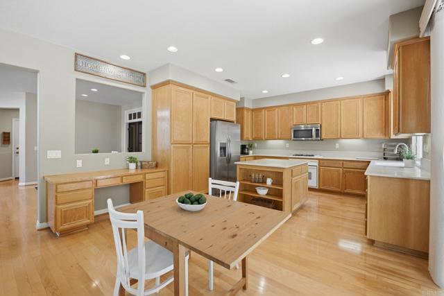 Detail Gallery Image 24 of 55 For 6161 Paseo Tienda, Carlsbad,  CA 92009 - 4 Beds | 3/1 Baths