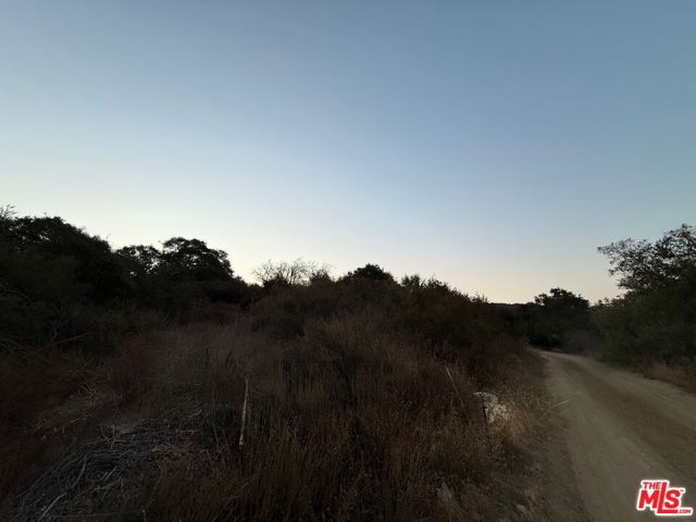 0 Hillside Drive, Topanga CA: https://media.crmls.org/mediaz/70083498-e7c4-40f6-8cfd-a87057795ca6.jpg