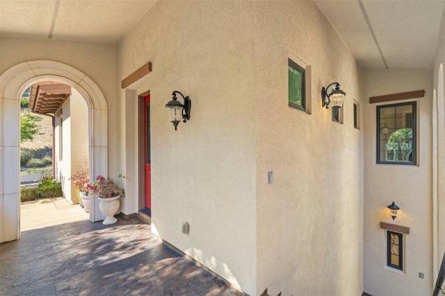 21 Bigleaf Road, Orinda CA: https://media.crmls.org/mediaz/700884ab-154c-4ba1-bacf-60f2eaca16ec.jpg