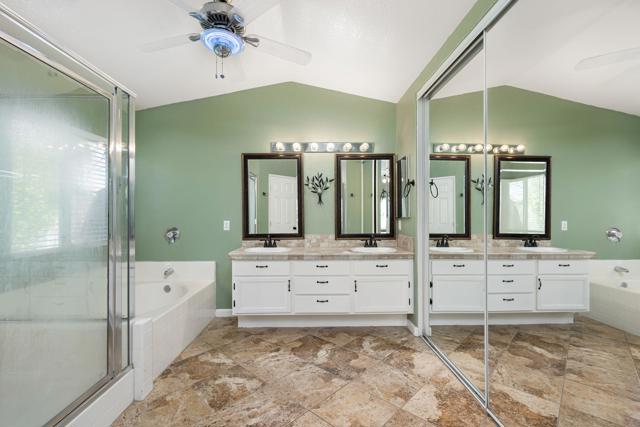 45315 Coldbrook Lane, La Quinta CA: https://media.crmls.org/mediaz/70089149-2e8b-46b2-8399-9baf832a87ac.jpg