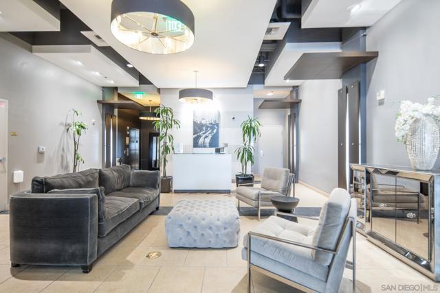 206 Park Blvd, San Diego CA: https://media.crmls.org/mediaz/7008a2e6-fe23-40bc-a81d-3f7393db5550.jpg