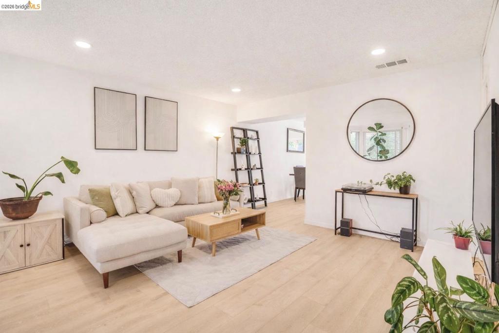 1260 Pine Creek Way #I