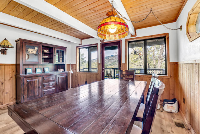 53184 Double View Drive, Idyllwild CA: https://media.crmls.org/mediaz/700930e8-278a-44fd-8769-e613b8bbffd0.jpg