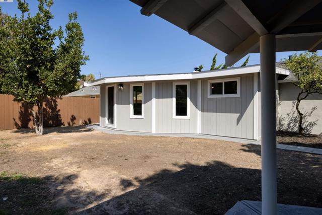 4152 Converse St, Fremont CA: https://media.crmls.org/mediaz/70097823-90d6-4440-9097-f019e9372938.jpg