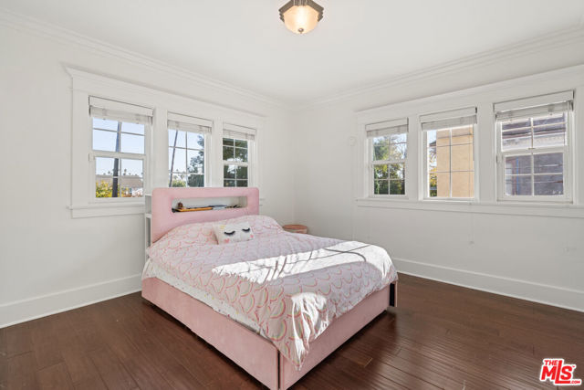 1513 S Victoria Avenue, Los Angeles CA: https://media.crmls.org/mediaz/7009c128-444f-4490-8e52-854fd538d6b5.jpg