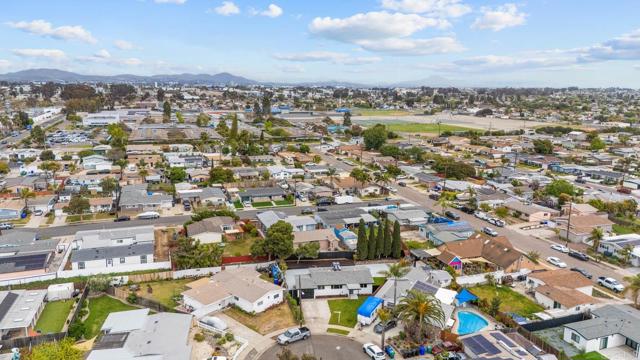 5243 Tara Place, San Diego CA: https://media.crmls.org/mediaz/700a2cc5-5325-487a-91f9-71ba7c94dce1.jpg