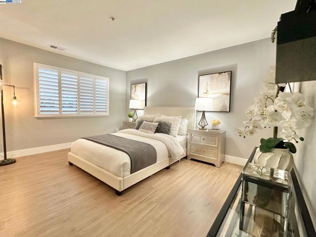 21239 Gary Dr, Hayward CA: https://media.crmls.org/mediaz/700a38ae-555d-4025-94ea-48eae4c3ec60.jpg