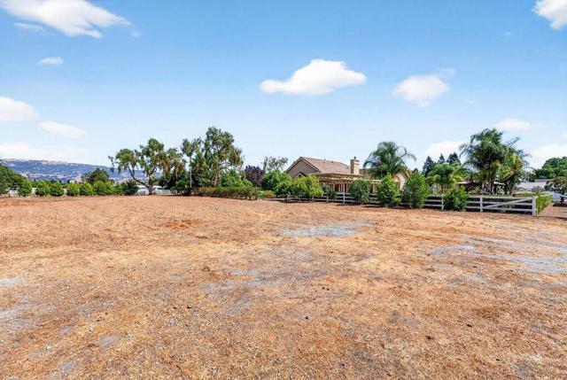 12315 Harding Avenue, San Martin CA: https://media.crmls.org/mediaz/700a4c85-f198-4822-a5e9-b3005ada43a3.jpg