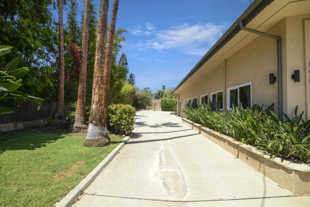 5905 Old Wheeler Road, La Verne CA: https://media.crmls.org/mediaz/700a9a5c-387d-4f52-8205-e8048ca5e028.jpg