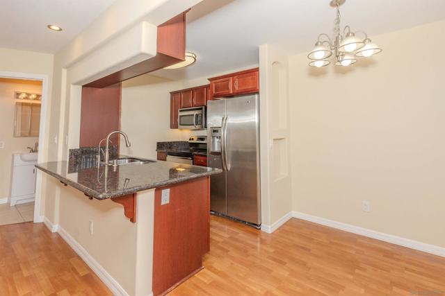 Image 3 of 27 For 5252 Balboa Arms Dr  #155