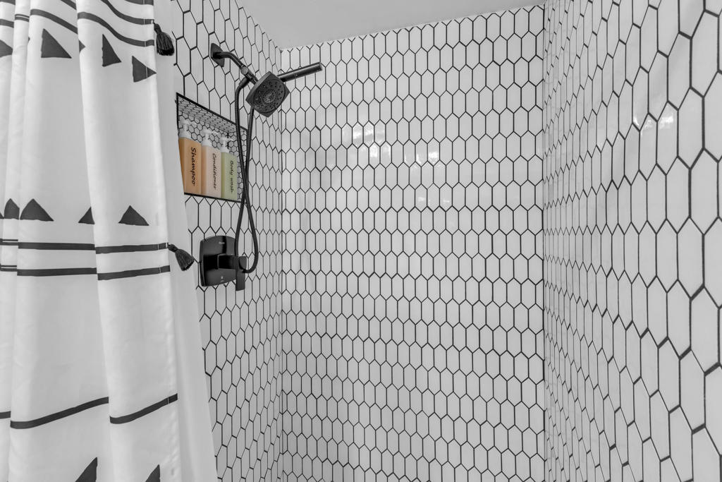https://media.crmls.org/mediaz/700aa920-90fa-4473-a899-c0a1dd88e1e2.jpg?preset=X-Large