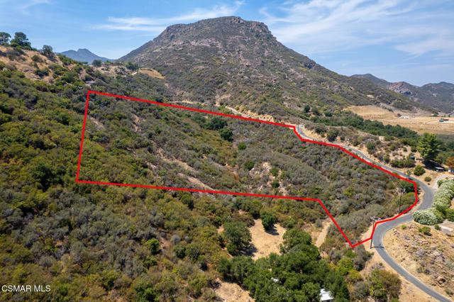 115 Carlisle Road, Westlake Village CA: https://media.crmls.org/mediaz/700af667-5ecc-47fa-9ef8-c80182bd3eef.jpg
