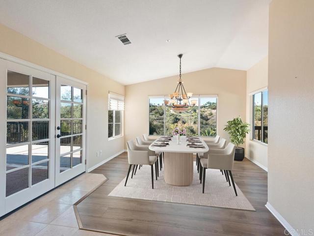 2230 Calle Dos Lomas, Fallbrook CA: https://media.crmls.org/mediaz/700b2bda-b6d3-4f0b-b69c-daa2a5bd9fbe.jpg