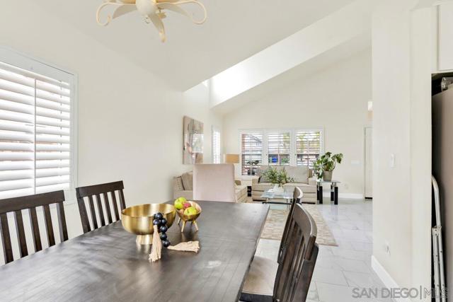 53 Avenida Descanso, Oceanside CA: https://media.crmls.org/mediaz/700b7738-cb6c-481d-b741-82b71f80abb6.jpg