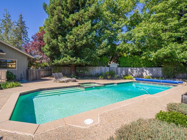 14 Sageland Court, Scotts Valley CA: https://media.crmls.org/mediaz/700ba0cd-7e7b-4239-a3bb-14d864003e51.jpg