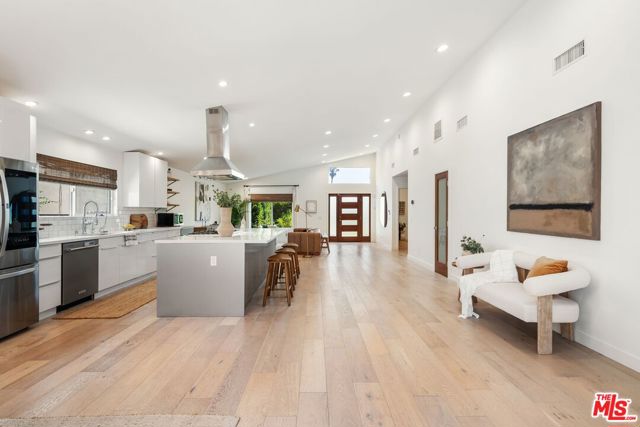 5627 Lemp Avenue, North Hollywood CA: https://media.crmls.org/mediaz/700cc5a6-88fc-4f63-86e5-e77eba0ec4e0.jpg