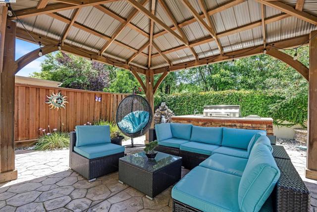 6232 Murdock Way, San Ramon CA: https://media.crmls.org/mediaz/700ce951-620a-414d-9889-459f13b1786f.jpg