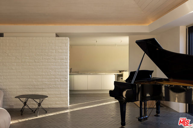 40281 Sand Dune Road, Rancho Mirage CA: https://media.crmls.org/mediaz/700ce9b3-72d4-4123-8d6d-2652706cf7fb.jpg