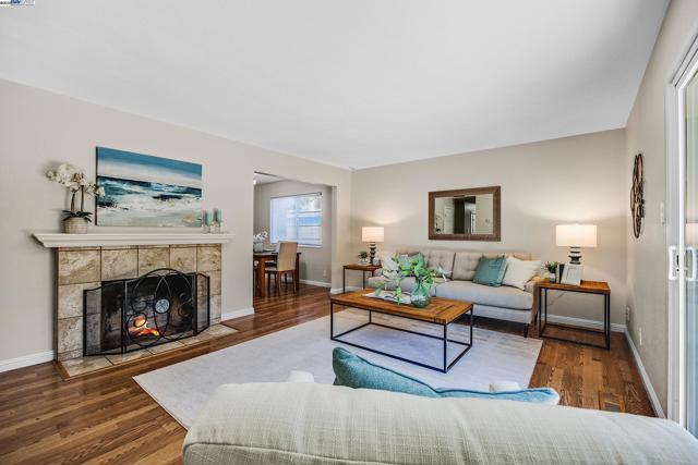 36560 Lakewood Dr, Newark CA: https://media.crmls.org/mediaz/700cfea9-3aad-42d0-8d43-3e09df28a176.jpg