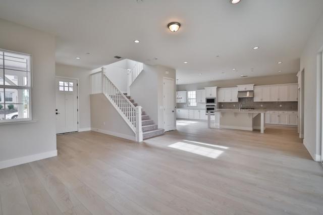 591 Santa Lucia Way, Marina CA: https://media.crmls.org/mediaz/700d72b4-ed6a-4d97-8c14-a9597324ee36.jpg