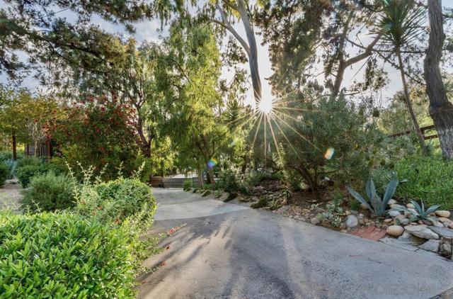 15035 El Camino Real, Del Mar CA: https://media.crmls.org/mediaz/700e536b-4c74-4f85-bf94-c87472e8c1c4.jpg