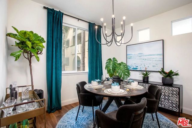 5710 Crescent Park E, Playa Vista CA: https://media.crmls.org/mediaz/700ea01a-af00-4ea0-881a-30c1b50a992b.jpg