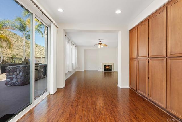 Detail Gallery Image 16 of 57 For 564 via Del Caballo, San Marcos,  CA 92078 - 4 Beds | 3 Baths