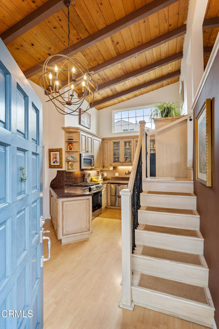 317 Cahuenga Drive, Oxnard CA: https://media.crmls.org/mediaz/700f0652-d7b1-455b-b85f-611c0469406c.jpg