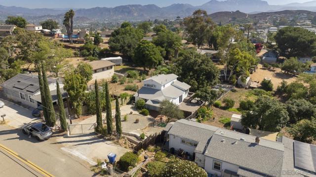 8545 Gardena Rd, Lakeside CA: https://media.crmls.org/mediaz/700fc1d8-4ebe-492b-a308-9abd809eaf3e.jpg