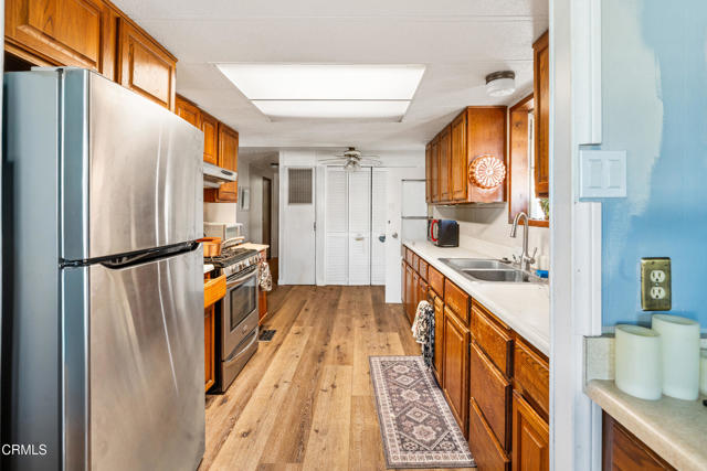 Detail Gallery Image 7 of 46 For 33 Heather Way #33,  Ventura,  CA 93004 - 2 Beds | 2 Baths