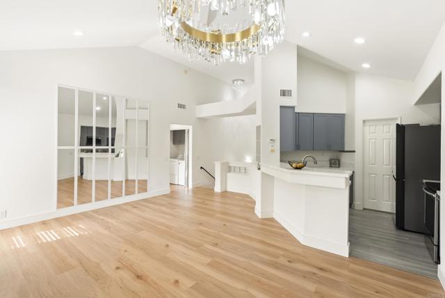 Detail Gallery Image 12 of 33 For 7215 Calabria Ct #74,  San Diego,  CA 92122 - 2 Beds | 2 Baths