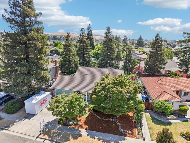 4179 Watkins Way, San Jose CA: https://media.crmls.org/mediaz/7011001c-19a1-4796-a20c-73c5766636b5.jpg