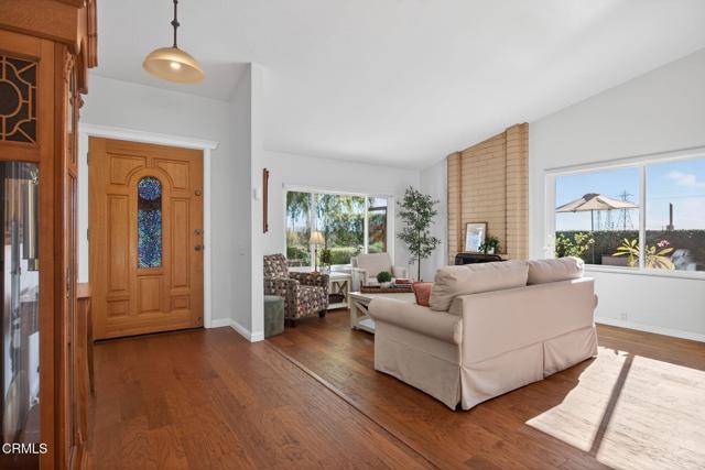 Detail Gallery Image 14 of 65 For 501 High Point Dr, Ventura,  CA 93003 - 4 Beds | 2/1 Baths