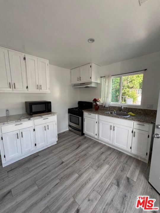 3673 3rd Avenue, Los Angeles CA: https://media.crmls.org/mediaz/7011b53d-45fa-4d2f-8154-cfb2143e226e.jpg