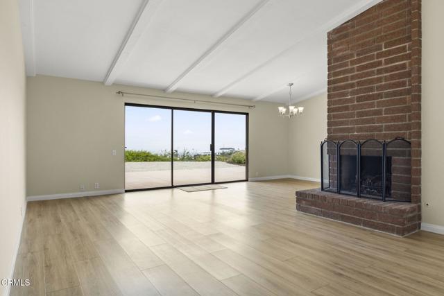7024 Meadowview Court, Ventura CA: https://media.crmls.org/mediaz/7011f5e8-d569-46a8-a7d5-a0f682b2e797.jpg