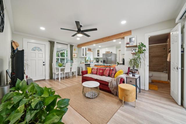 4151 Homewood Court, Riverside CA: https://media.crmls.org/mediaz/7012360d-752f-4e64-8822-6e59a9862db9.jpg