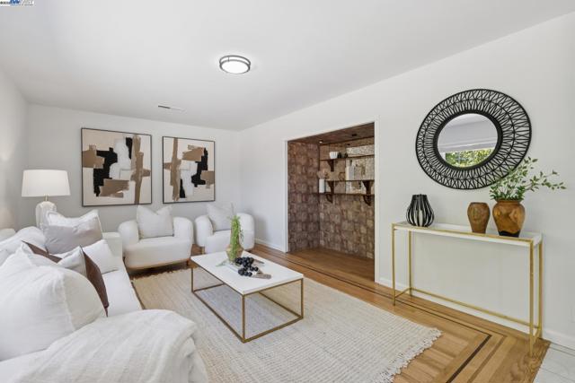2435 Catalpa Way, Hayward CA: https://media.crmls.org/mediaz/70128b63-18ed-4530-8321-87b95246fc50.jpg