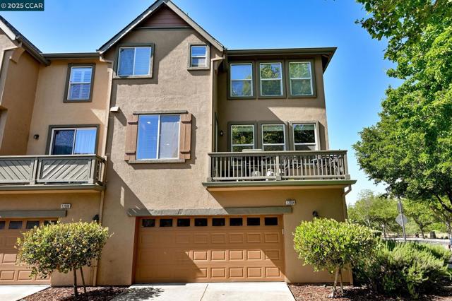 12004 Harcourt Wy, San Ramon CA: https://media.crmls.org/mediaz/7012a4b8-a8d1-48f2-9ba1-7e9656c344ae.jpg