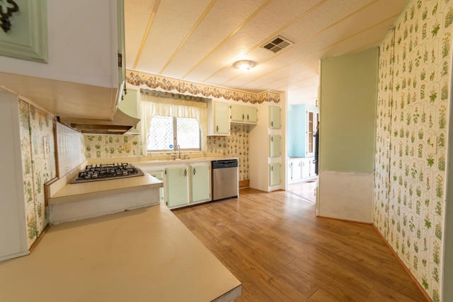 43378 Nola Street, Hemet CA: https://media.crmls.org/mediaz/7013e705-6fc1-4656-bad4-f30a539d51c7.jpg