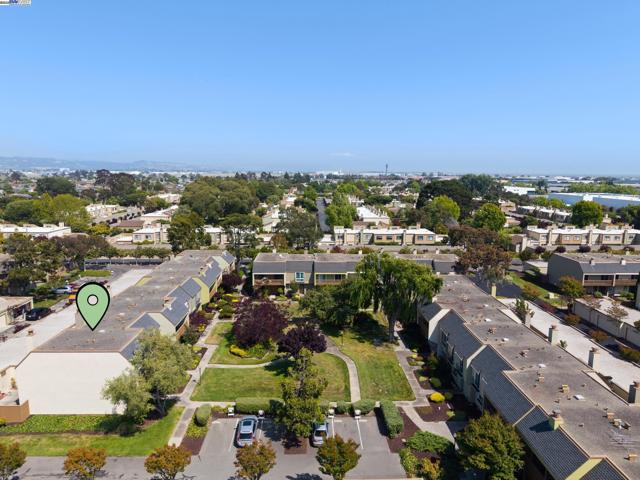 3112 La Campania, Alameda CA: https://media.crmls.org/mediaz/70141b23-4ae3-443a-9570-82417bb04b93.jpg