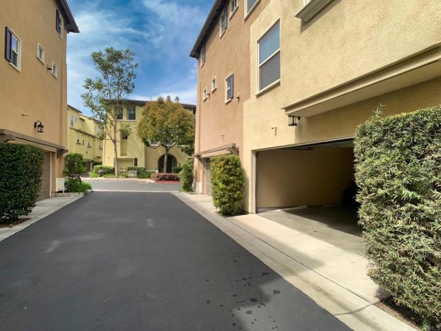 2668 Escala Circle, San Diego CA: https://media.crmls.org/mediaz/70145429-9cc5-4e29-9902-1c6873bd011f.jpg