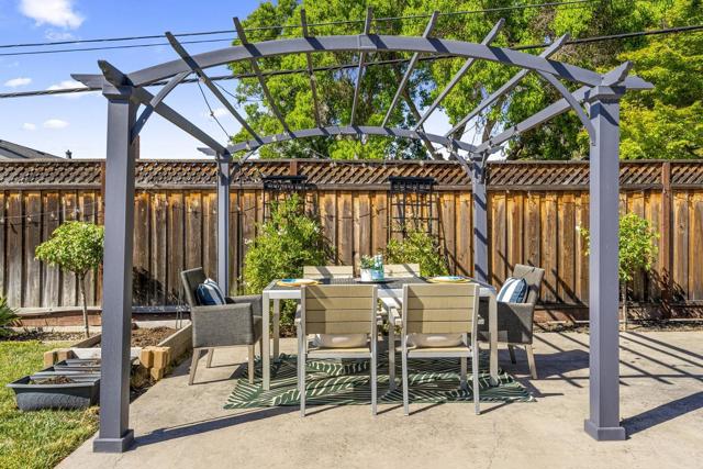 2371 Monroe Street, Santa Clara CA: https://media.crmls.org/mediaz/70148637-0141-4693-a432-9f6fe03c60e8.jpg