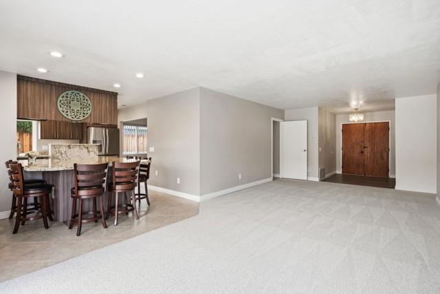 Detail Gallery Image 14 of 44 For 1711 Oak Hill Dr, Escondido,  CA 92027 - 4 Beds | 2 Baths