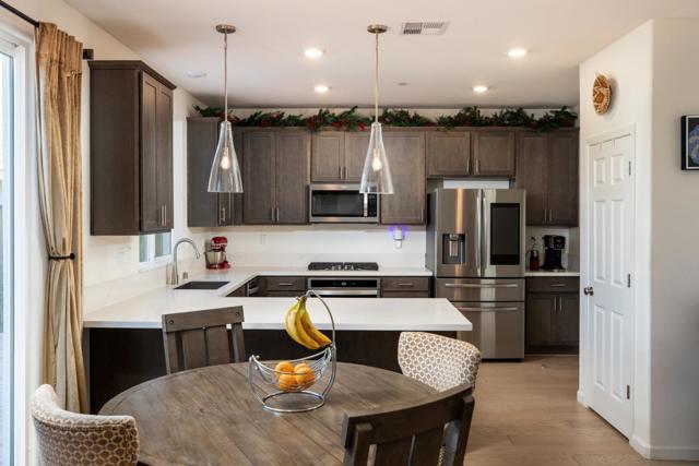 7021 Vintner Court, Gilroy CA: https://media.crmls.org/mediaz/70155d77-53fc-48ed-ab09-b388041ef15c.jpg