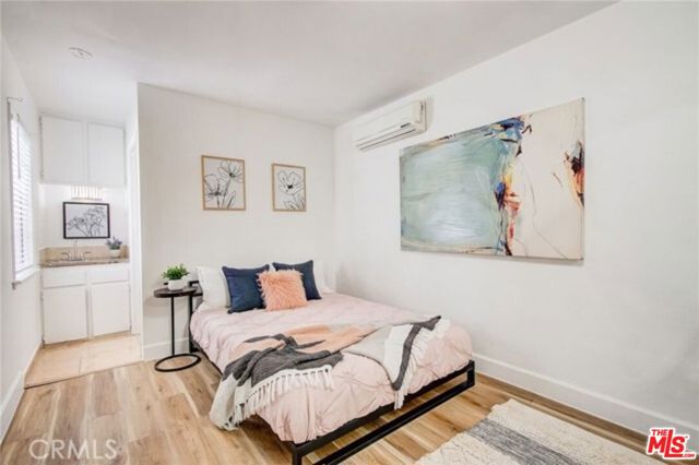 1856 W 14th Street, Los Angeles CA: https://media.crmls.org/mediaz/7015ba06-7773-4ac6-b120-e748dd0b7d10.jpg