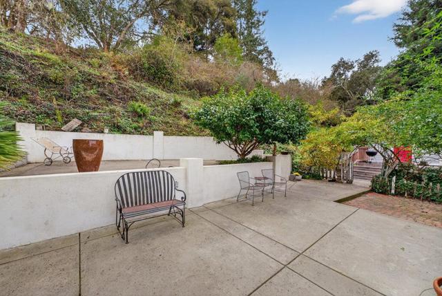 885 Larkin Valley Road, Watsonville CA: https://media.crmls.org/mediaz/7015e2ee-814b-4f46-8e82-0e2cfec8fe83.jpg