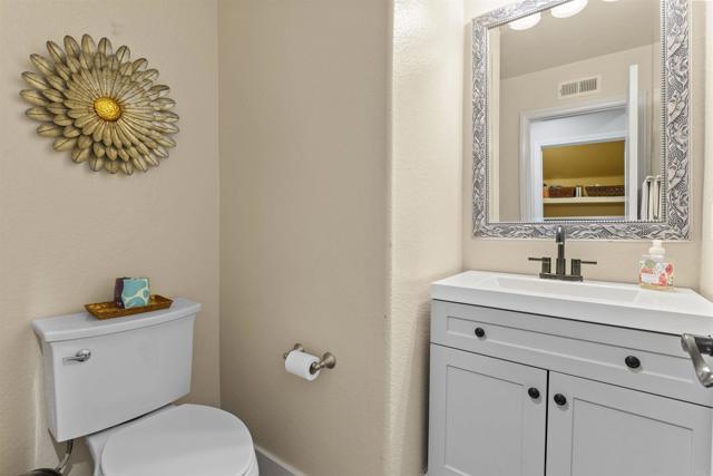 1209 Morgan Hill Drive, Chula Vista CA: https://media.crmls.org/mediaz/7016b3f8-d0c6-4cf4-999a-33940cb1cef3.jpg